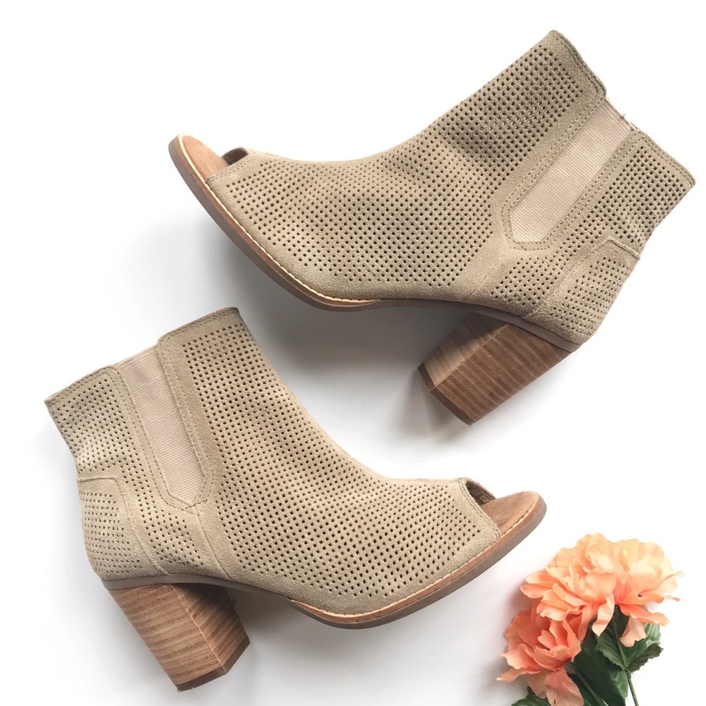 TOMS Tan Suede Peep Toe Perforated Laser Cut Heeled Bootie 10